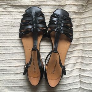 Bare Trap Sandals